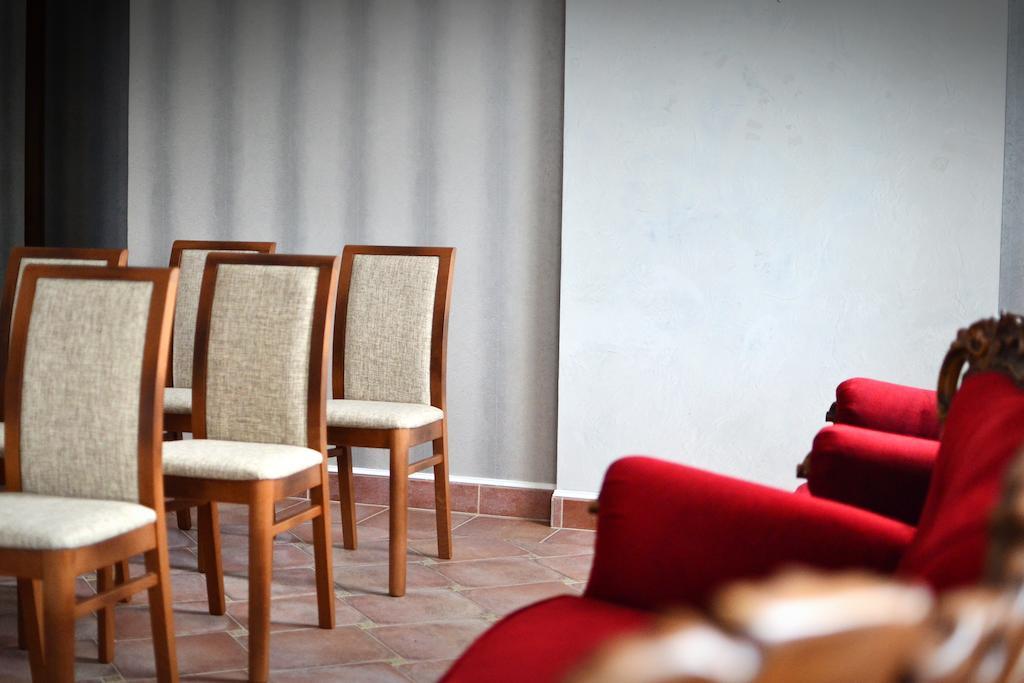 Kera Hotel Nesterenki Eksteriør billede