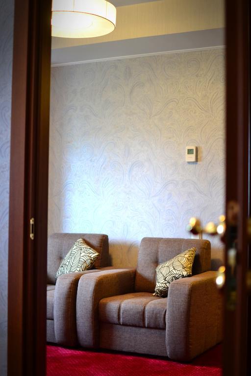 Kera Hotel Nesterenki Værelse billede