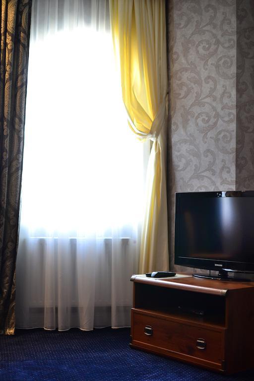 Kera Hotel Nesterenki Værelse billede