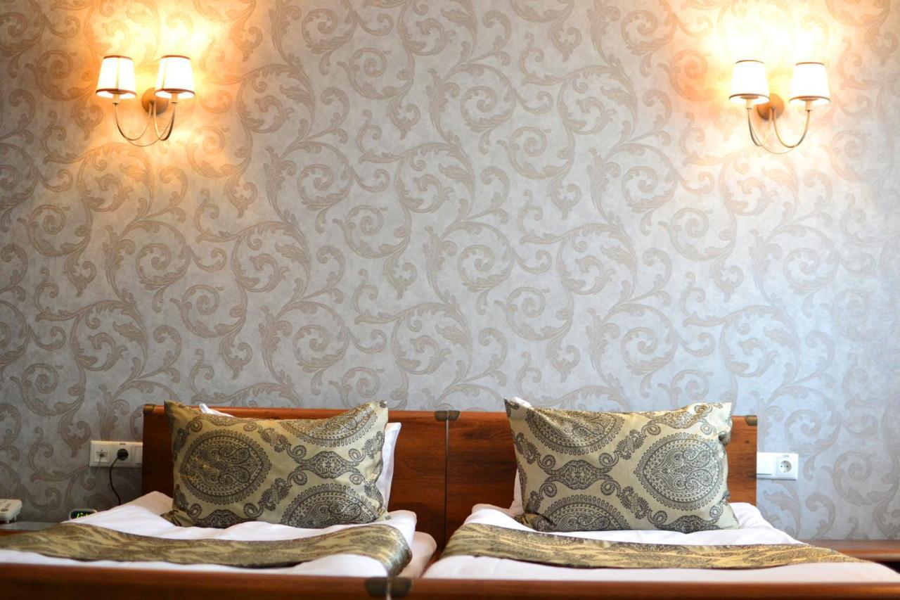 Kera Hotel Nesterenki Eksteriør billede