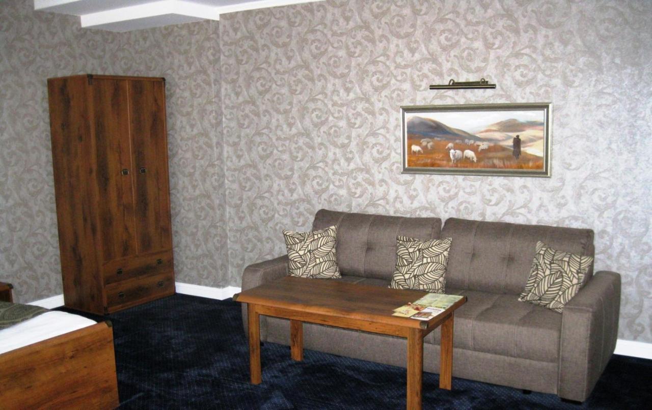 Kera Hotel Nesterenki Eksteriør billede