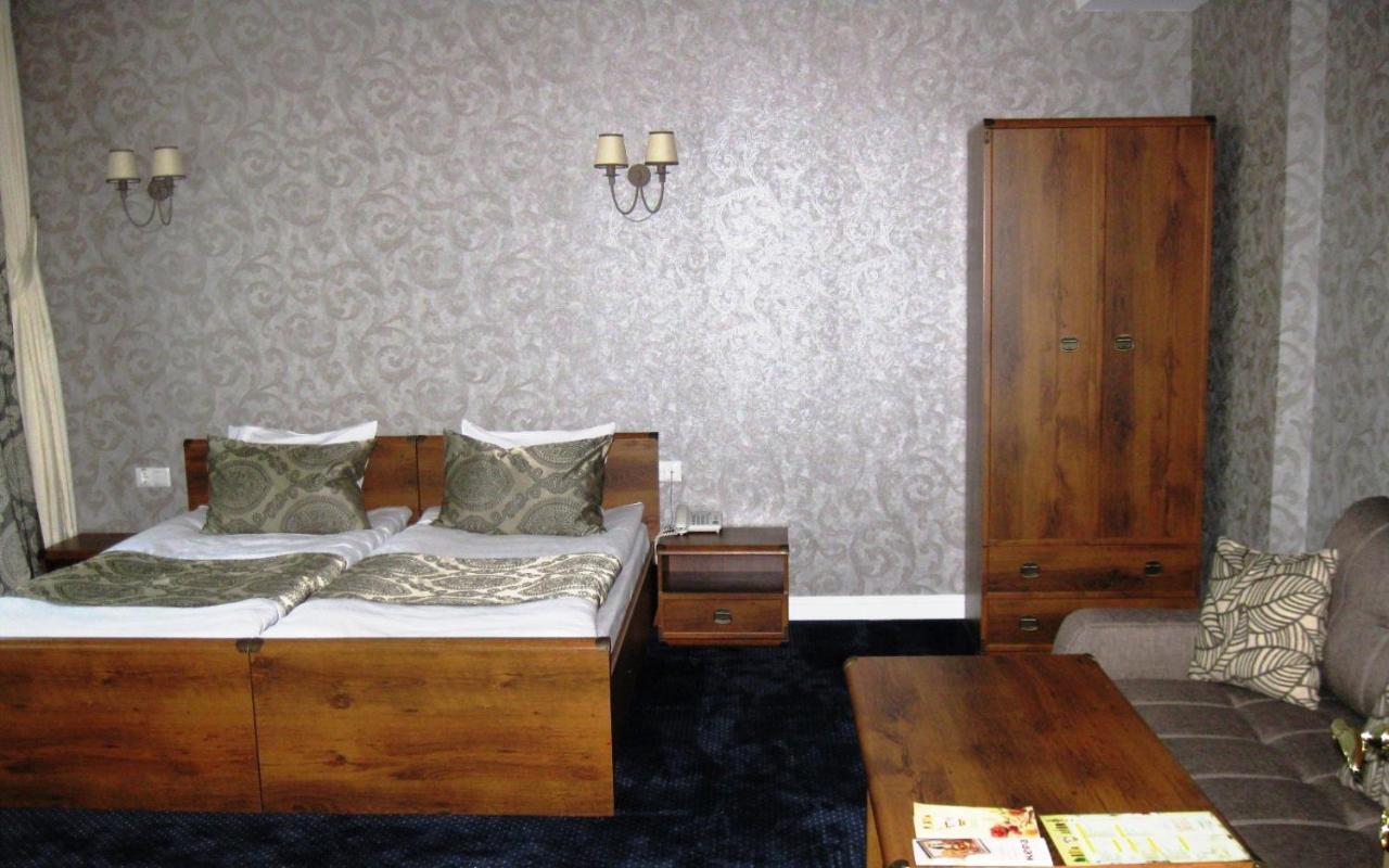 Kera Hotel Nesterenki Eksteriør billede